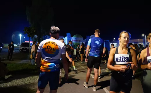 Ostatnie piątkowe zmagania na Festiwalu Biegowym. Ruszył Bieg Nocny na 7 km - 1